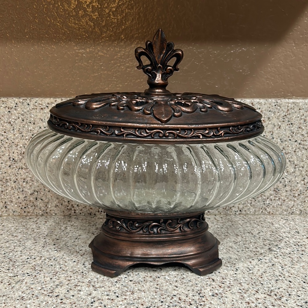 Glass Decor w/Lid